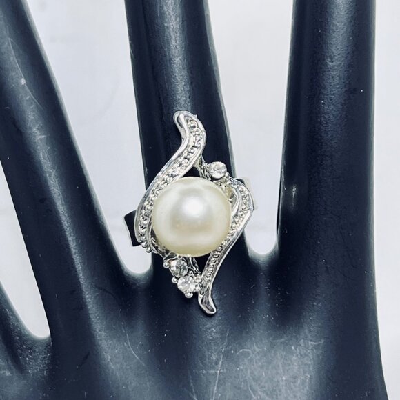 Adjustable Silver Tone Faux Pearl And Clear Rhinestone Statement Ring (R452) - Picture 2 of 6